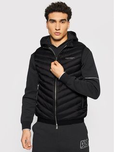 Утепленный жилет мужской Armani Exchange 8NZQ52 ZNW3Z 0217 черный 2XL