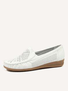 Мокасины женские Baden RL001-010 белые 39 RU