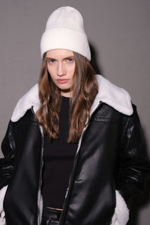 Шапка женский Incity 1.1.2.23.08.30.00300/110602 белый натуральный
