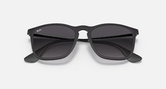 Солнцезащитные очки унисекс Ray-Ban RB4187 черные