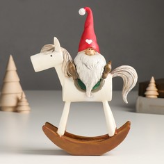 Новогодний сувенир Дедуля верхом на лошадке-качалке 9498860 5х17х23 см No Brand