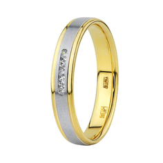 Кольцо из комбинированного золота с бриллиантом р. 15 Юверос 1000316