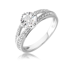 Кольцо из серебра р. 17,5 VALTERA 083158, фианит