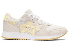 Кроссовки мужские Asics 1202A306-100 бежевые 38.5 RU