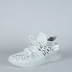 Кроссовки женские Crosby 437024/03-05 белые 37 RU