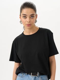 Футболка женская Uzcotton 1-UZ-W-F-M черная 5XL