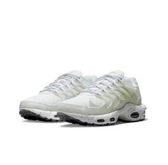 Кроссовки унисекс Nike DQ3977-100 бежевые 41 EU