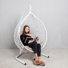 Подвесное кресло STULER KOMAR2BR2PO01TR подушка бежевая