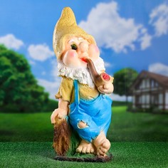 Садовая фигура Гном с трубкой 29х25х70 см Хорошие сувениры