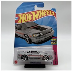 Машинка Hot Wheels базовой коллекции `84 MUSTANG SVO серебристый 5785/HKG80