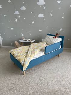 Детская кровать DIMDOMkids Велюр с мягкой спинкой и бортиком синяя
