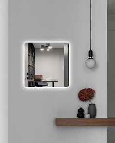 Зеркало для ванной Prisma 50*50 с часами квадратное с нейтральной LED-подсветкой No Brand