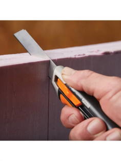 Нож строительный Fiskars CarbonMax 18мм