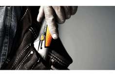 Нож строительный FISKARS CarbonMax