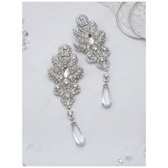 Серьги пусеты Queen Fair, стекло, белый, серебряный