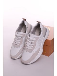 Кроссовки женские Highlander 705615-8 белые 39 RU