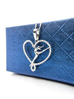 Кулон из серебра Mood&Spur MS Jewellery Гимнастка в сердце, фианит