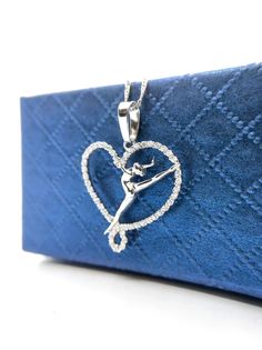 Кулон из серебра Mood&Spur MS Jewellery Гимнастка в сердце, фианит