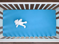 Простыня на резинке Хлопковый Край в детскую кроватку голубая