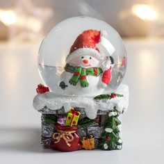 Сувенир полистоун водяной шар "Снеговичок на трубе с подарками" 4,5х4,5х6,5 см (6 шт) No Brand