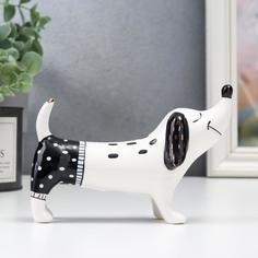 Сувенир керамика "Такса в шортах" бело-чёрный 9,3х5,3х13,7 см No Brand