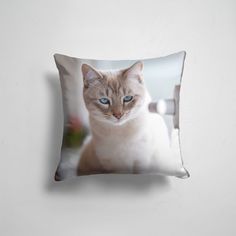 Подушка декоративная 45х45см Звери Коты и кошки Кот с Голубыми глазами 365home