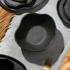 Миска неровный край Черная, 600 мл, 17 см No Brand