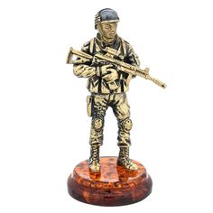 Статуэтка с янтарем "Боец" No Brand