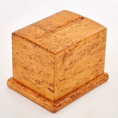 Шкатулка диспенсер из карельской березы для сигарет No Brand