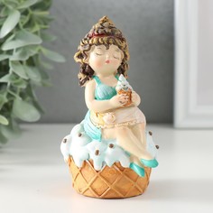 Сувенир полистоун "Пышка-малышка с мороженым на кексике" 7,5х6х11 см No Brand