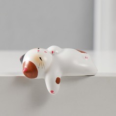 Сувенир полистоун "Утомившийся котик" 6х3,8х5 см No Brand
