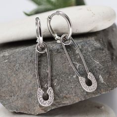 Серьги из серебра ЮТЛАЙН С-7577, фианит
