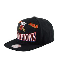 Бейсболка унисекс MITCHELL NESS HHSS1077-CBUYYPPPBLCK Chicago Bulls NBA черная, one size Mitchell&Ness