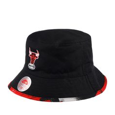 Панама унисекс MITCHELL NESS HBKB2994-CBUYYPPPBLCK Chicago Bulls NBA черная, р. 60 Mitchell&Ness