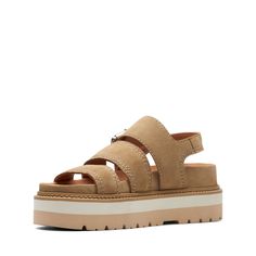 Сандалии женские Clarks 26171507 бежевые 36.5 EU