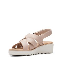 Сандалии женские Clarks 26165123 бежевые 39 EU