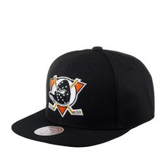 Бейсболка унисекс MITCHELL NESS 6HSSDX22015-ADUBLCK Anaheim Ducks NHL черная, one size Mitchell&Ness