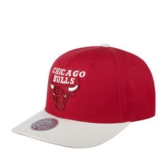 Бейсболка унисекс MITCHELL NESS 6HSSSH21353-CBURED1 Chicago Bulls NBA красная / бежевая Mitchell&Ness