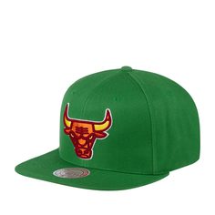 Бейсболка унисекс MITCHELL NESS 6HSSSH21295-CBUGREN Chicago Bulls NBA зеленая, one size Mitchell&Ness