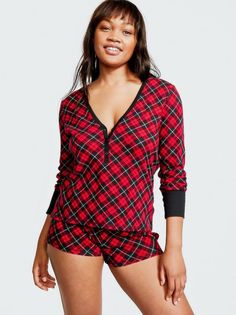 Пижама женская Victorias Secret 11191197 красный; черный S