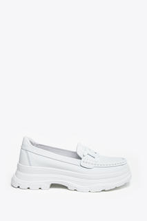 Лоферы женские Tofa 505009-5 белые 39 RU ТОФА