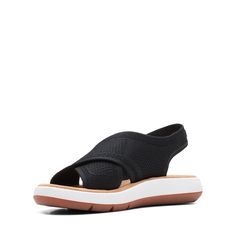 Сандалии женские Clarks 26164298 черные 39 EU