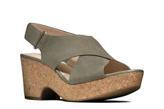 Босоножки женские Clarks 26147930 зеленые 40.5 EU