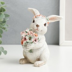 Сувенир полистоун Зайка с охапкой цветов, в цветочном веночке 11х7,5х7,5 см No Brand