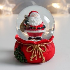 Сувенир полистоун водяной шар "Дед Мороз с мешком подарков" 7х6,7х8,8 см (6 шт) No Brand