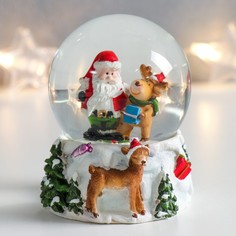 Сувенир полистоун водяной шар "Дед Мороз и олени" 7х6,7х8,8 см (6 шт) No Brand