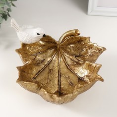 Сувенир полистоун Белая птичка на золотом объемном листе 20х175х105 см No Brand