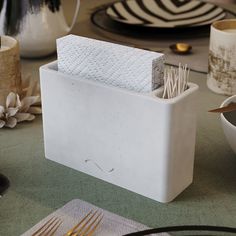 Салфетница , органайзер для салфеток и зубочисток Lina, 17x6x12 см, бетон, белая глянцевая Musko