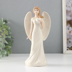 Сувенир керамика Девушка-ангел в белом платье с сердцем в руке 85х62х18 см No Brand