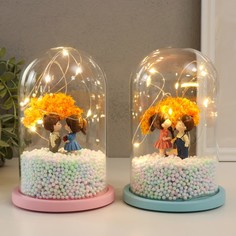 Сувенир пластик свет Поцелуй парочки МИКС 11х11х16 см No Brand